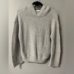 Abound contrasting knitting hooded sweater in gray. Size Medium